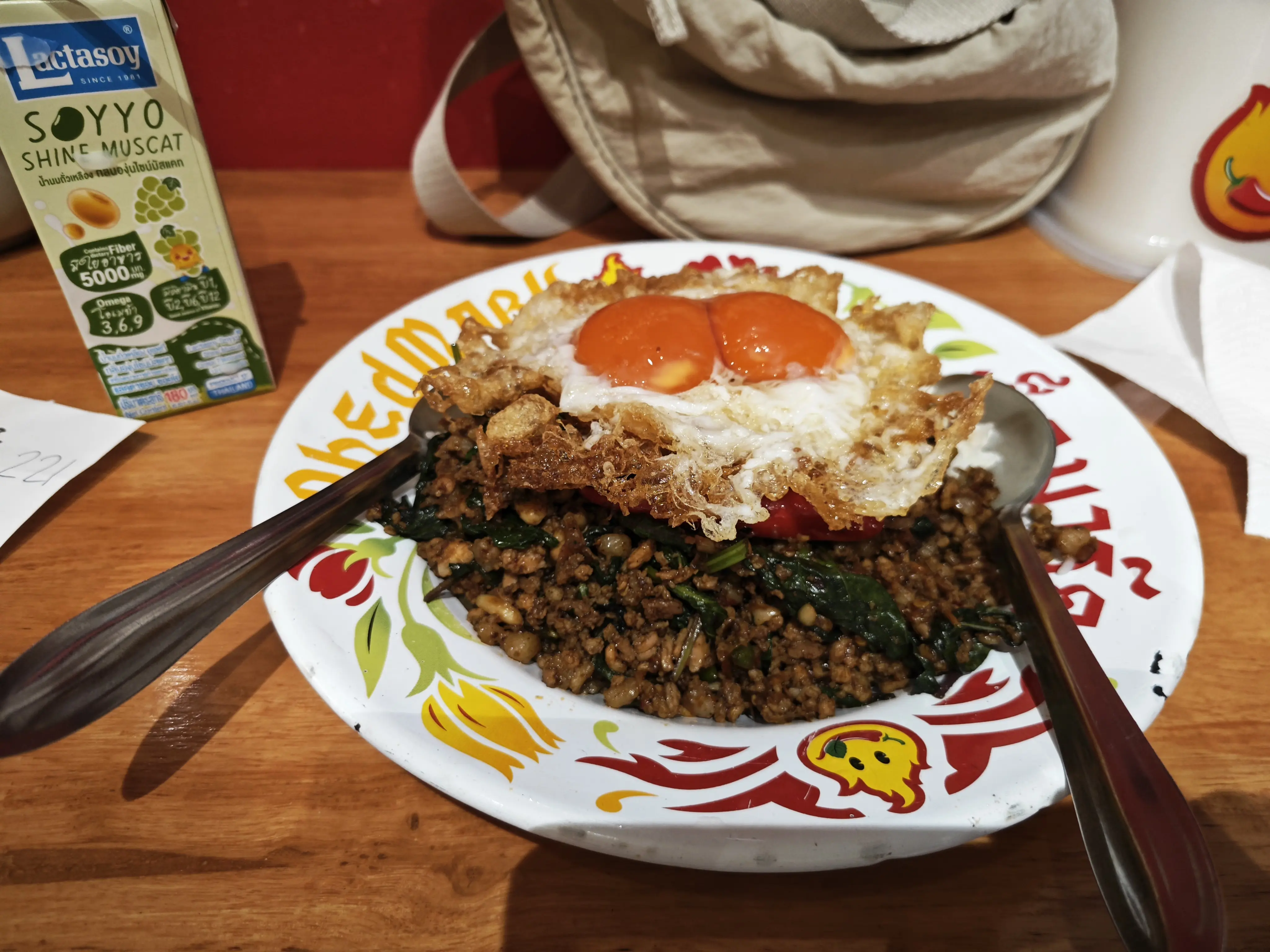 比别家打抛饭贵一些，成本都花在辣椒上了